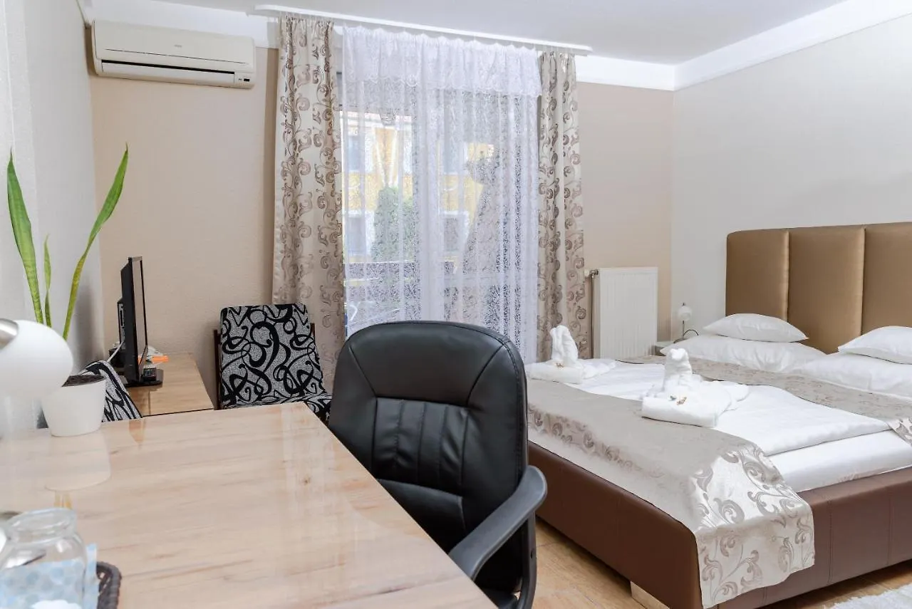 Hotel Zenubia Hajduszoboszlo 3*,  Hungary